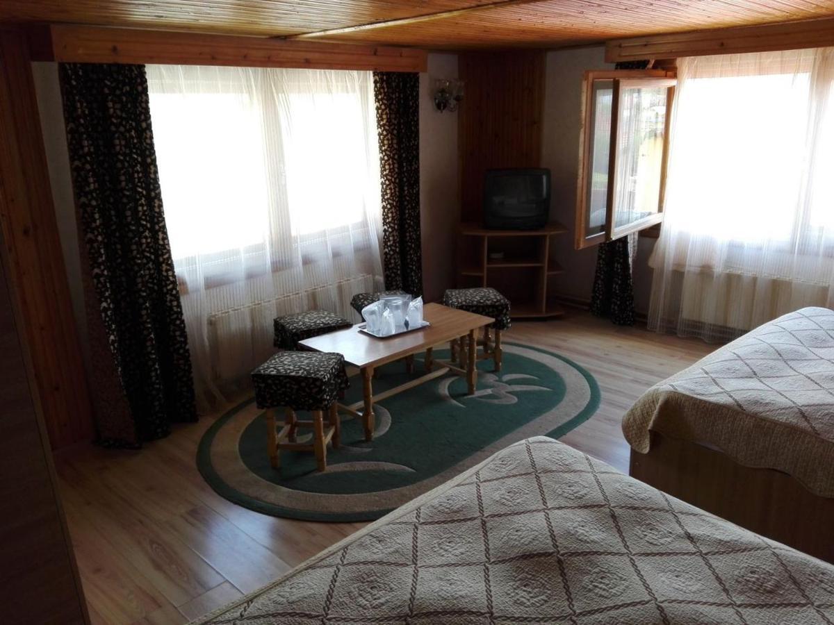 Pensiunea Capra Neagra Busteni Bagian luar foto